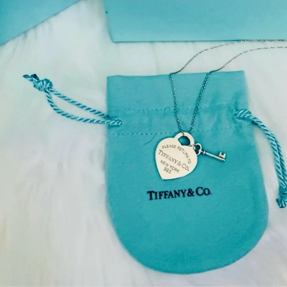 Authenticated Tiffany & Co. Return to Tiffany Heart Tag Key Necklace Pendant 18” - Picture 13 of 13